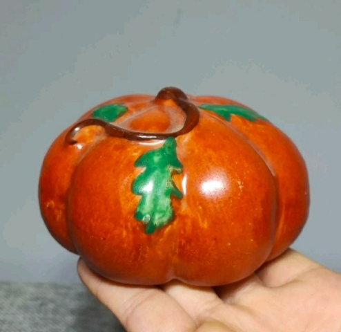 古玩陶瓷紅地綠彩像生瓷南瓜擺件拍賣,當前價格1398元