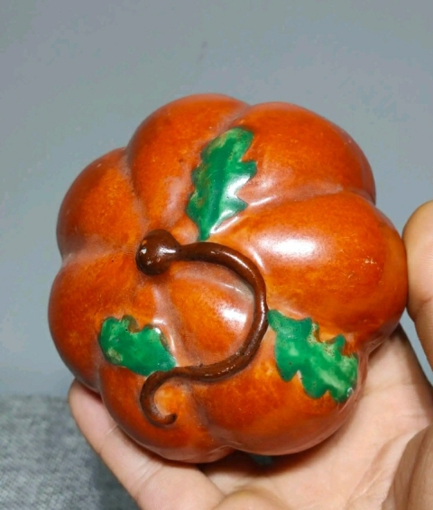 古玩陶瓷紅地綠彩像生瓷南瓜擺件拍賣,當前價格1398元