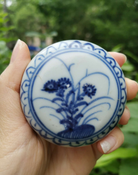古玩陶瓷【6145】清康熙 青花花卉紋印泥盒拍賣,當(dāng)前價(jià)格3980元