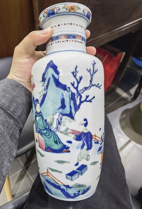 古玩陶瓷斗彩人物故事紋瓶拍賣，當(dāng)前價格22000元
