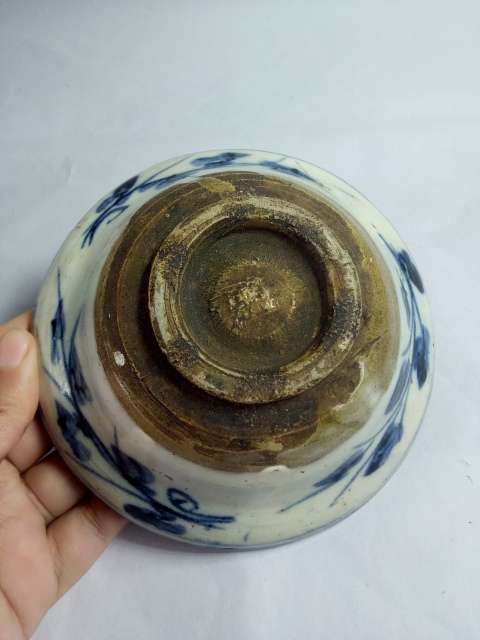 古玩陶瓷清中早期～花卉紋青花碗拍賣，當前價格68元