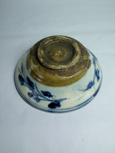 古玩陶瓷清中早期～花卉紋青花碗拍賣，當前價格68元
