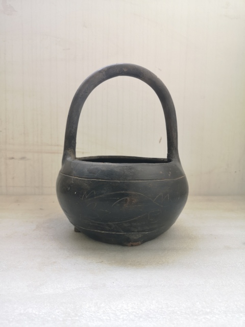 古玩陶瓷黑陶刻花提籃拍賣，當前價格350元