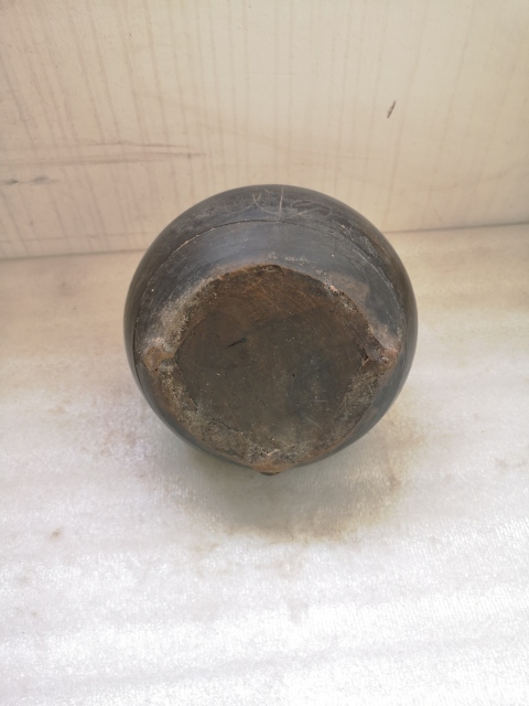 古玩陶瓷黑陶刻花提籃拍賣，當前價格350元