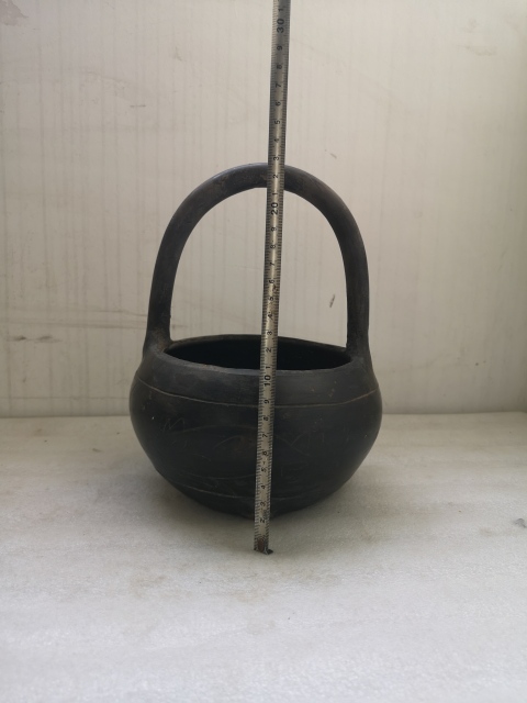 古玩陶瓷黑陶刻花提籃拍賣，當前價格350元
