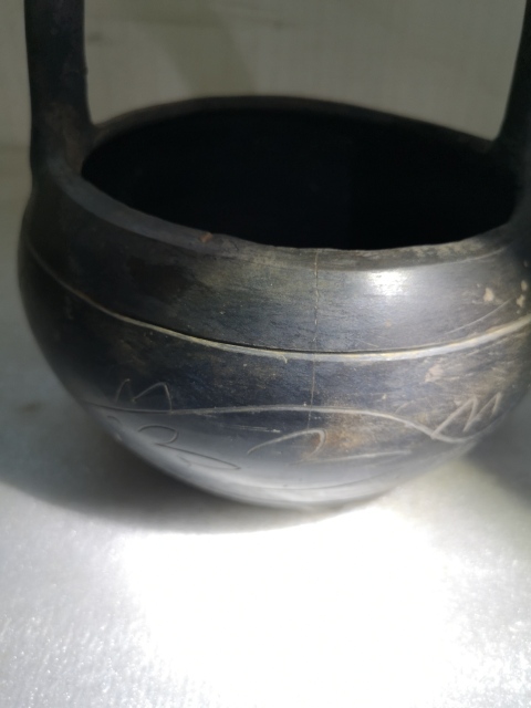 古玩陶瓷黑陶刻花提籃拍賣，當前價格350元