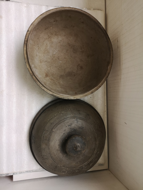 古玩陶瓷灰陶印花蓋盆拍賣，當前價格1100元