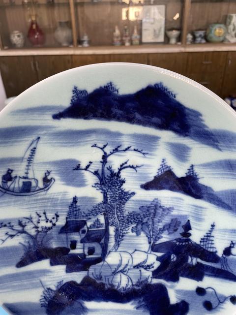 古玩陶瓷清中期 精品 青花山水人物紋大盤拍賣,當前價格3300元