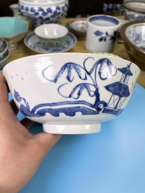 古玩陶瓷清中期 極品青花樓臺(tái)亭閣山水紋大碗拍賣，當(dāng)前價(jià)格1650元
