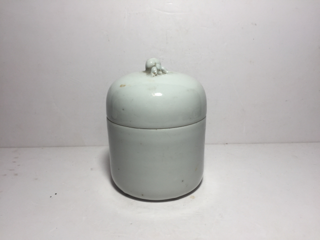 古玩陶瓷白釉壽桃扭溫酒器拍賣，當(dāng)前價格0元