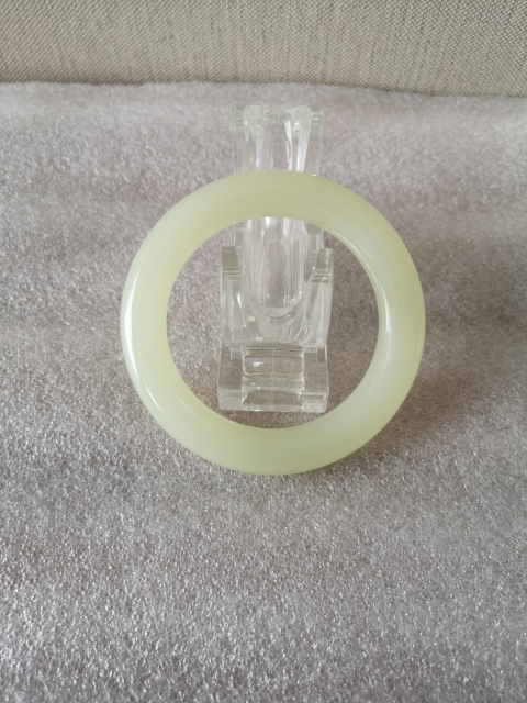 古玩玉器和田玉圓條鐲子拍賣,當前價格980元