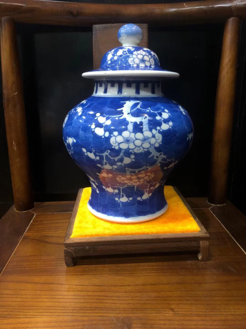 古玩陶瓷(新年放漏中)晚清-光緒-冰梅留白-青花將軍罐拍賣,當(dāng)前價(jià)格2934元