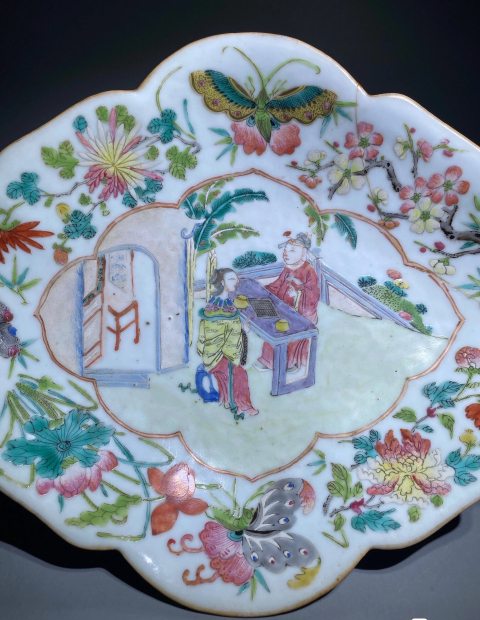 古玩陶瓷（清代精美）粉彩人物故事紋貢盤拍賣，當前價格6888元