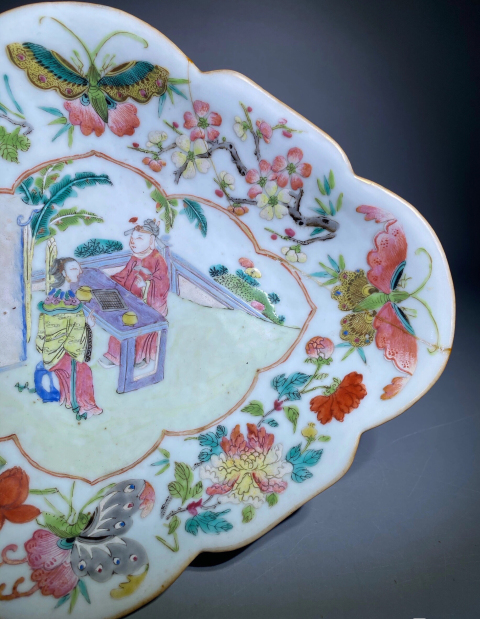 古玩陶瓷（清代精美）粉彩人物故事紋貢盤拍賣，當前價格6888元