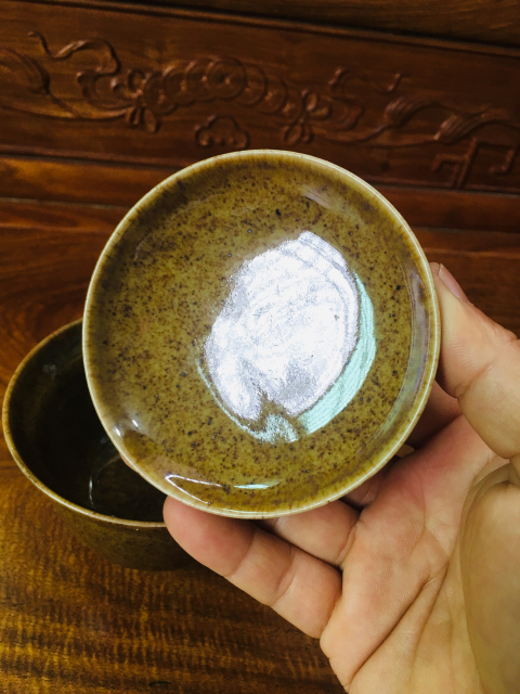 古玩陶瓷精品鱔魚黃釉蓋碗拍賣，當前價格0元