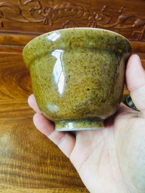 古玩陶瓷精品鱔魚黃釉蓋碗拍賣，當前價格0元