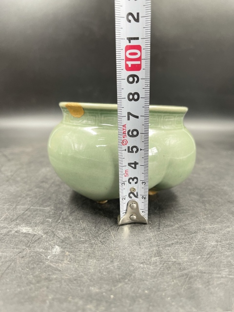 ♥中国　青磁　三足　香炉　骨董　古玩 域鉴古玩】青釉三足香炉拍卖价格/图片/值多少钱