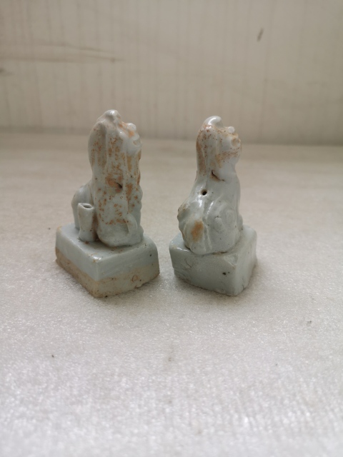古玩陶瓷清德化窯獅子香插拍賣，當前價格480元