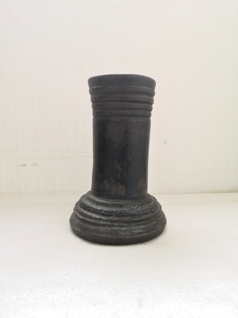 古玩陶瓷灰陶筆筒拍賣,當前價格680元