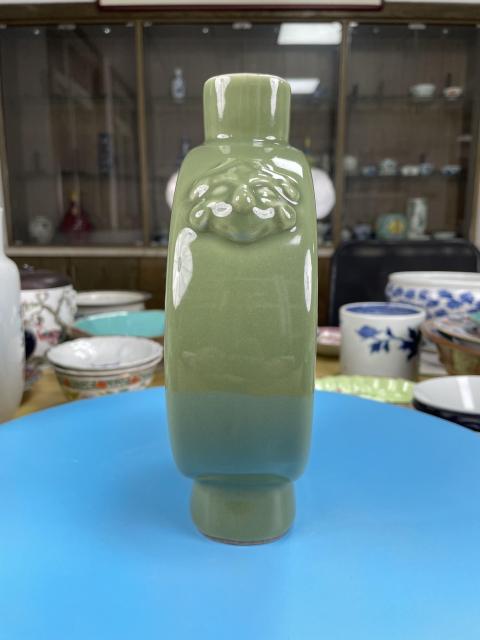 古玩陶瓷民國 青釉抱月瓶拍賣,當前價格5500元