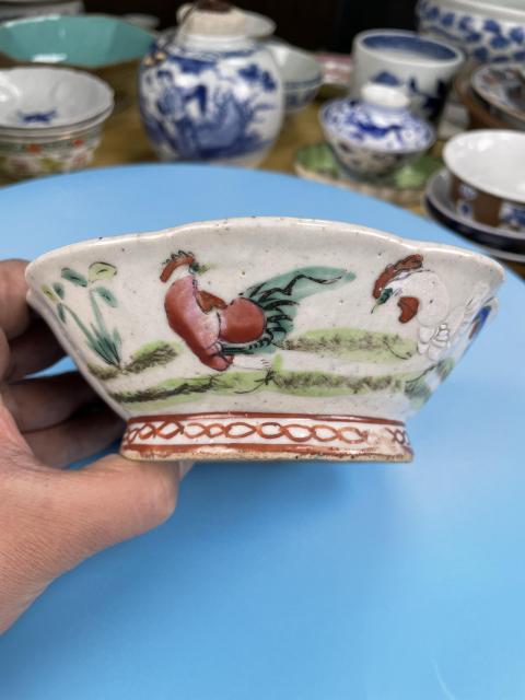 古玩陶瓷清晚 松石綠釉大雞圖粉彩貢碗拍賣，當(dāng)前價(jià)格820元