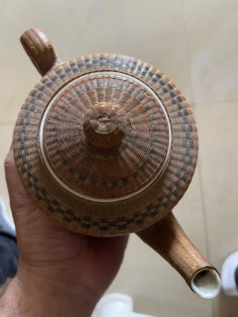 古玩陶瓷文革時(shí)期精工竹絲扣壺拍賣，當(dāng)前價(jià)格1200元