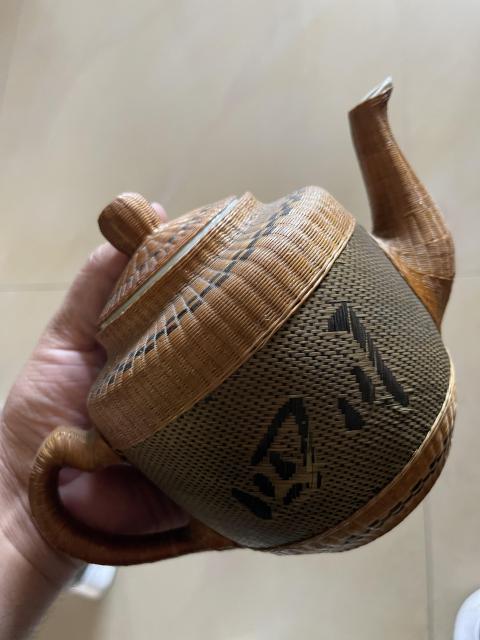 古玩陶瓷文革時(shí)期精工竹絲扣壺拍賣，當(dāng)前價(jià)格1200元