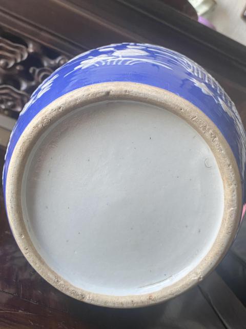 古玩陶瓷藍釉堆白花卉紋冬瓜罐拍賣，當前價格1200元