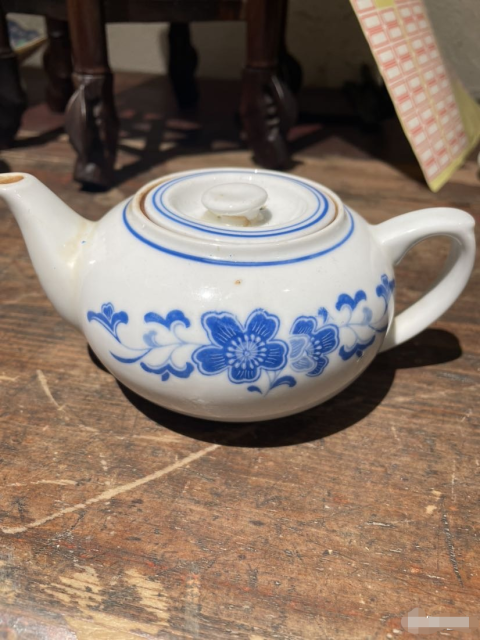 古玩陶瓷醴陵群力瓷廠花卉紋青花執壺拍賣，當前價格158元