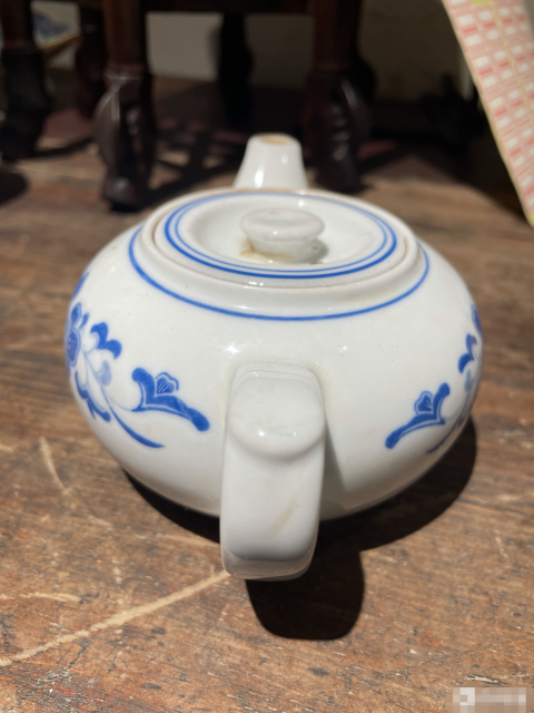 古玩陶瓷醴陵群力瓷廠花卉紋青花執壺拍賣，當前價格158元