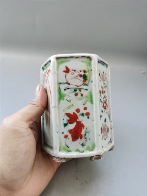 古玩陶瓷粉彩六方筆筒拍賣，當前價格1440元