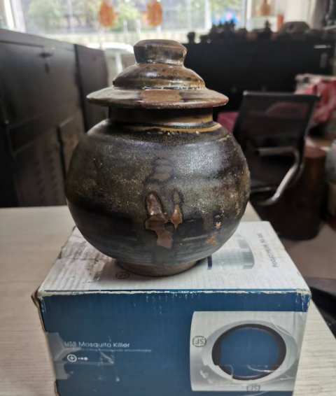 古玩陶瓷兩只蓋罐拍賣，當前價格3500元