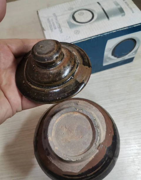 古玩陶瓷兩只蓋罐拍賣，當前價格3500元