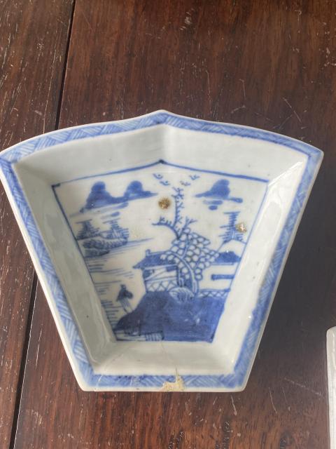 古玩陶瓷樓臺亭閣山水紋九攢盤拍賣，當前價格350元