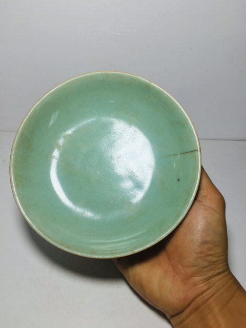 古玩陶瓷大清嘉慶年制六字青花篆書款豆青釉青花盤拍賣，當前價格0元