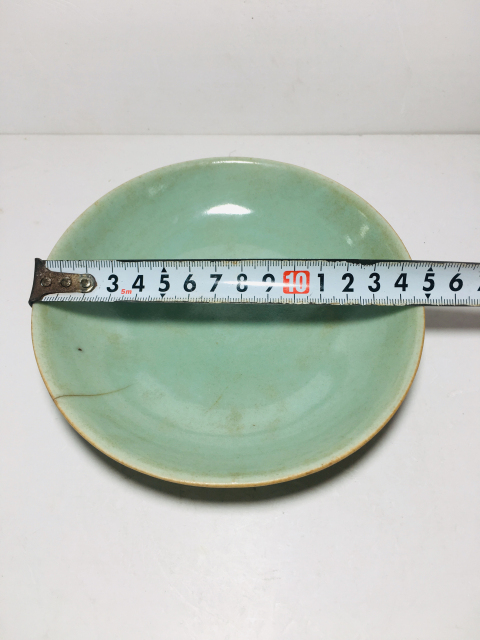 古玩陶瓷大清嘉慶年制六字青花篆書款豆青釉青花盤拍賣，當前價格0元
