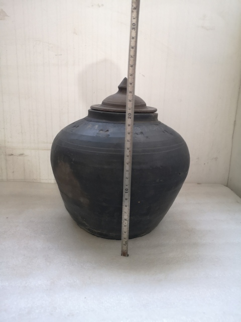 古玩陶瓷灰陶印花蓋罐拍賣，當(dāng)前價格850元