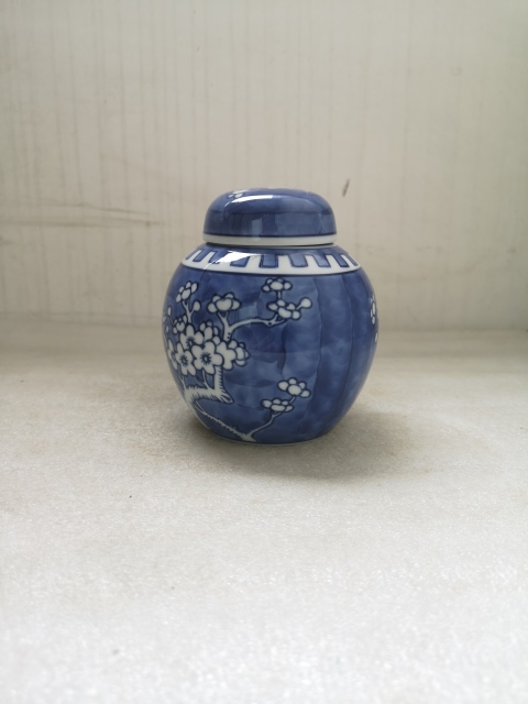 古玩陶瓷青花冰梅圖蓋罐拍賣，當前價格220元