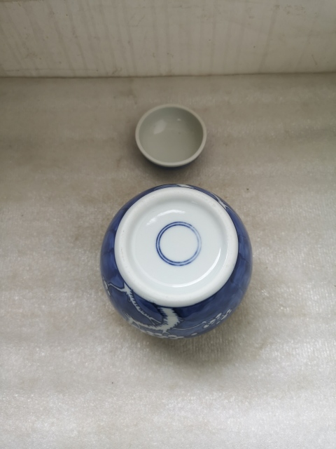 古玩陶瓷青花冰梅圖蓋罐拍賣，當前價格220元