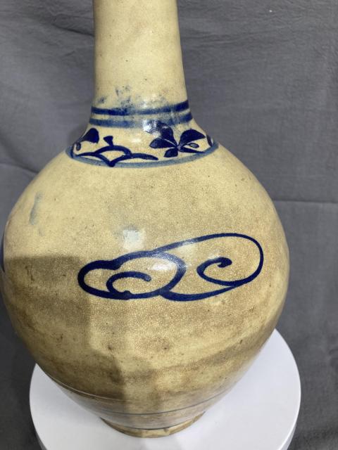 古玩陶瓷青花花卉紋長頸瓶拍賣,當前價格500元