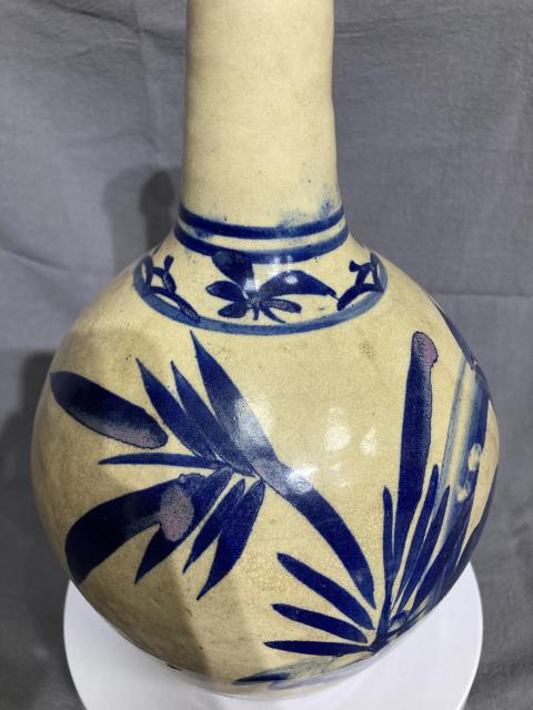 古玩陶瓷青花花卉紋長頸瓶拍賣,當前價格500元