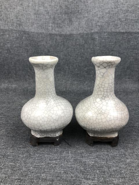 古玩陶瓷哥釉連坐瓶拍賣,當(dāng)前價(jià)格800元