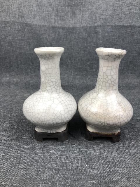 古玩陶瓷哥釉連坐瓶拍賣,當(dāng)前價(jià)格800元