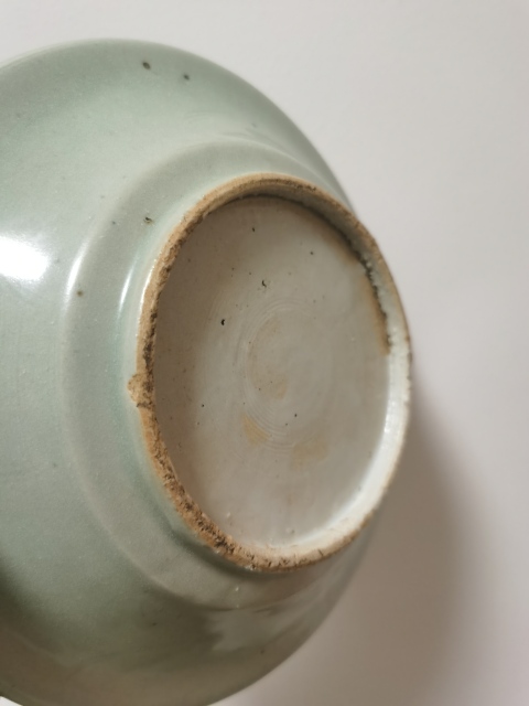 古玩陶瓷青釉剃刻花卉紋盤拍賣，當前價格2000元