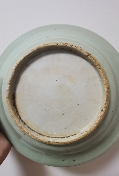 古玩陶瓷青釉剃刻花卉紋盤拍賣，當前價格2000元