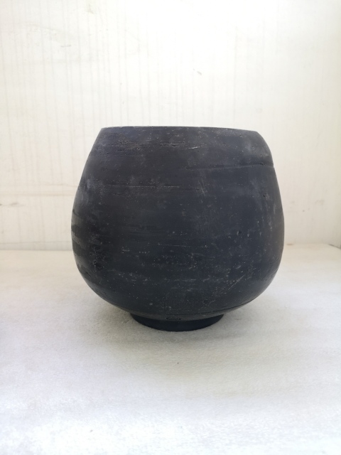 古玩陶瓷黑陶印花蓋罐拍賣,當前價格750元