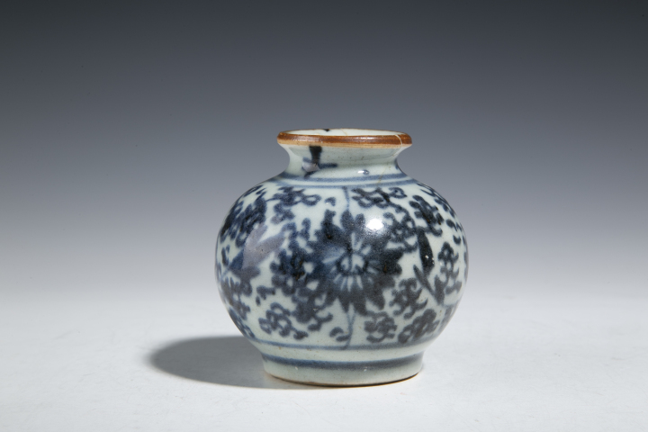 古玩陶瓷清早·青花花卉紋石榴尊拍賣，當前價格3200元