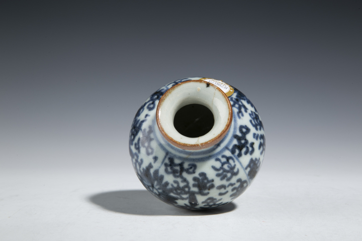 古玩陶瓷清早·青花花卉紋石榴尊拍賣，當前價格3200元