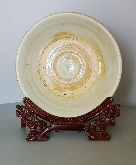 古玩陶瓷(稀有珍品)明代·龍泉窯青釉“壽比南山”跳刀紋盤（1368年-1644年）拍賣，當前價格9800元