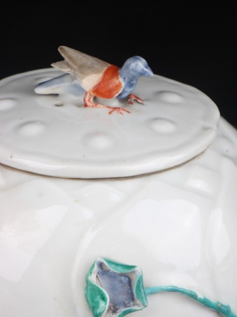 古玩陶瓷6263】清雍正??粉彩堆塑一把蓮水禽鈕模印蓮瓣壺拍賣，當前價格28600元